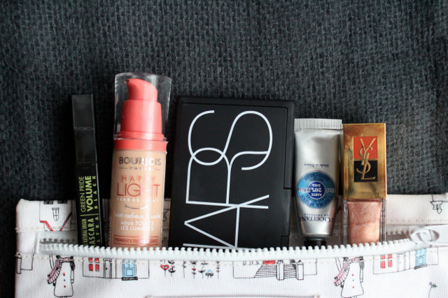 "Beauty bag, Green pride masacara, Une masacra, Happy light Bourjois, Nars at first sight, Shea butter hand cream, YSL rose gold