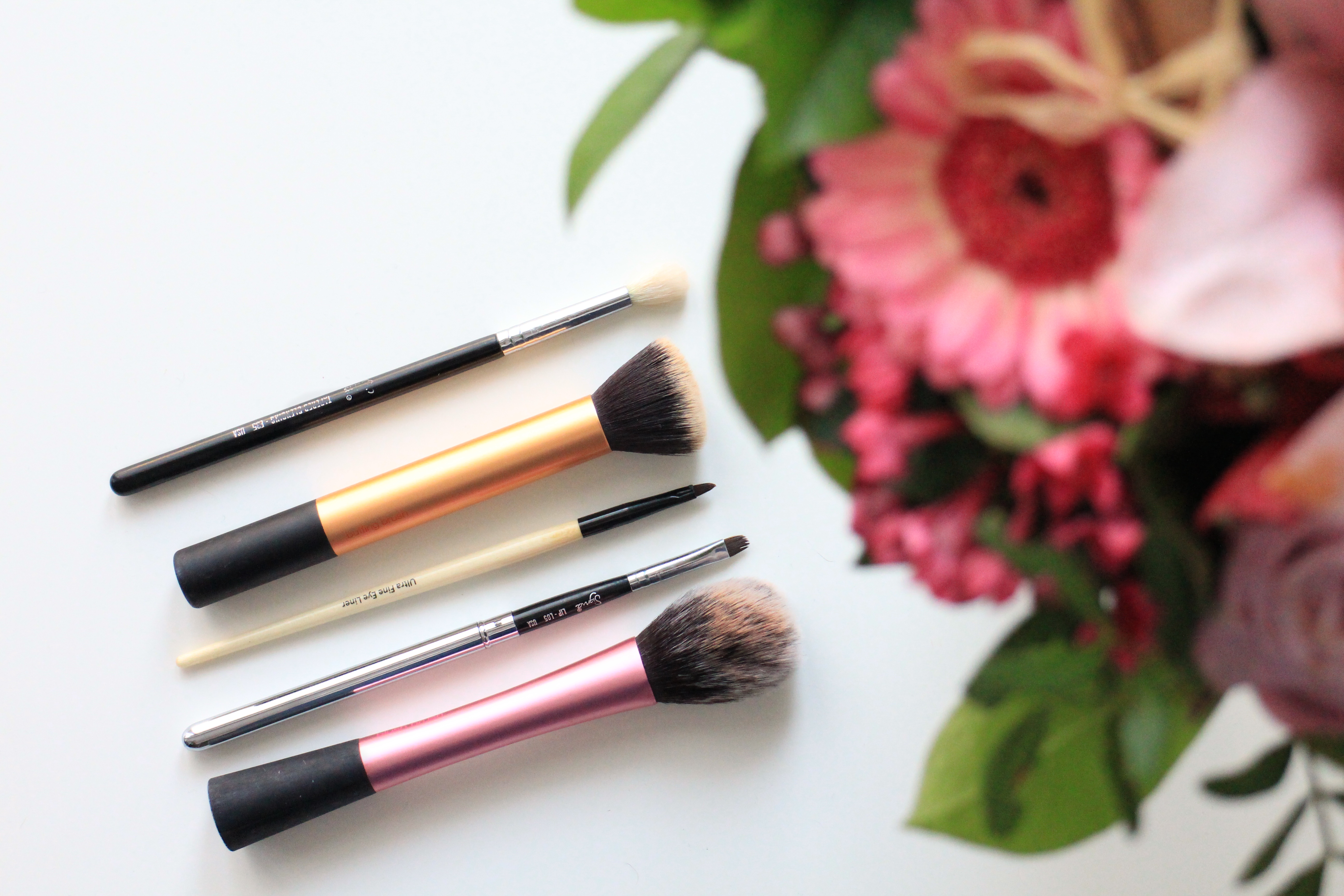 5 makeup brushes you need