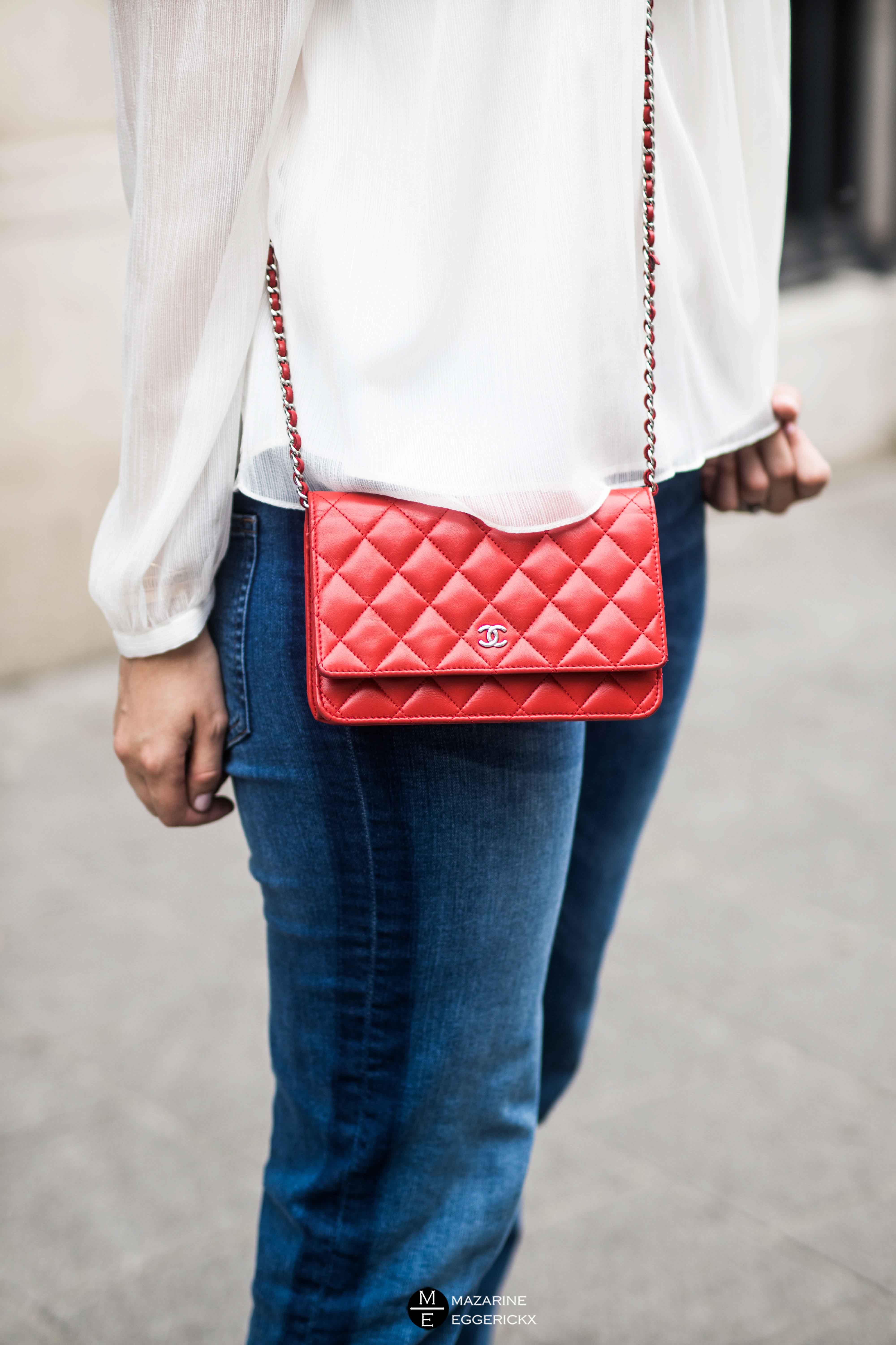 A pop of red - Axelle Blanpain